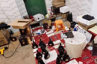 廣東省中山市市場(chǎng)監(jiān)管局聯(lián)合警方成功搗毀一制售假酒黑窩點(diǎn)，保障酒類(lèi)經(jīng)營(yíng)安全